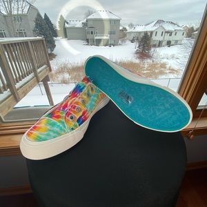 RAINBOW TIE DYE canvas